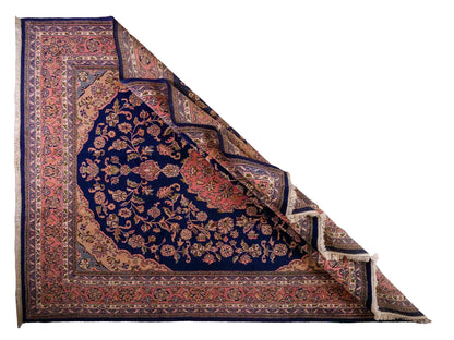 Feiner, handgeknüpfter Indo Täbriz Orientteppich aus Wolle von Khademi. Größe: 302 x 244 cm. Farbe: Blau, rosa. Verkauf durch JUPITER Intl.