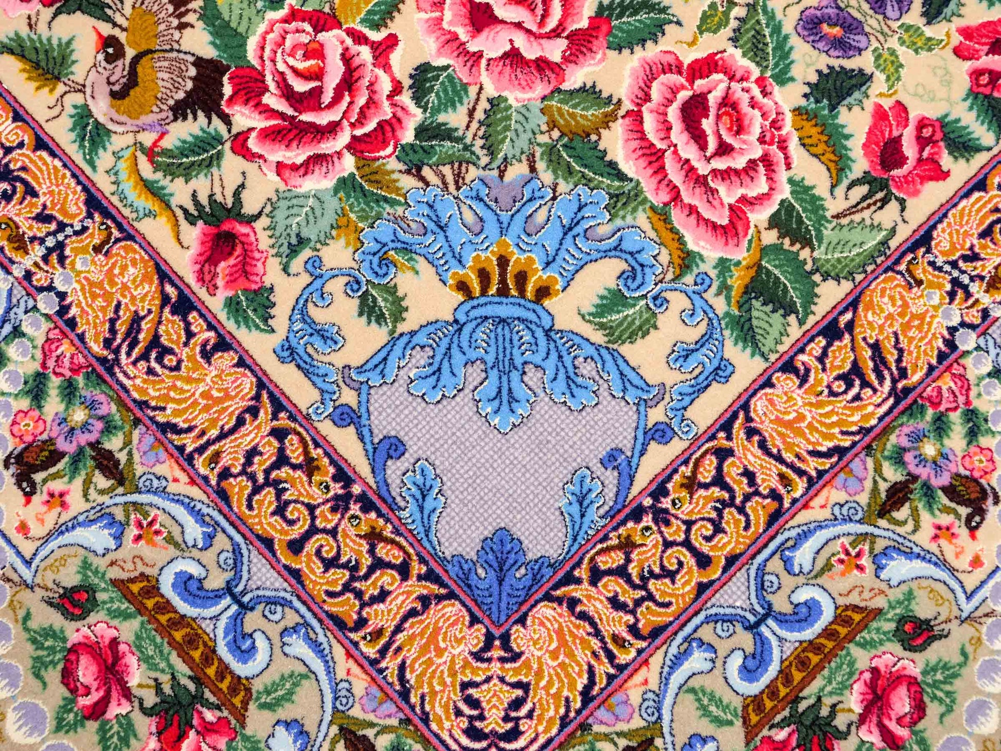 Sehr feiner, handgeknüpfter Khademi Orientteppich mit Isfahan Design aus Wolle und Seide, grau. 190x123 cm. Vertrieb durch Jupiter Intl.