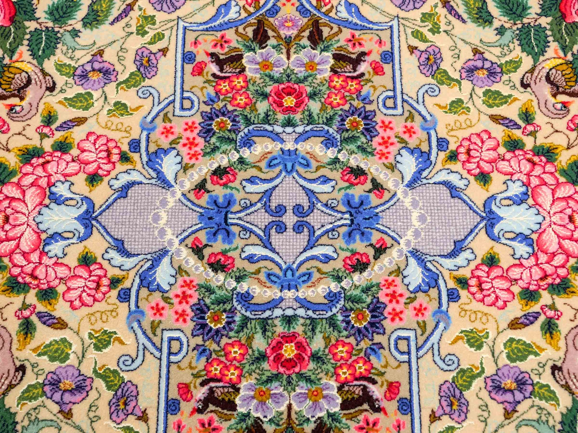 Sehr feiner, handgeknüpfter Khademi Orientteppich mit Isfahan Design aus Wolle und Seide, grau. 190x123 cm. Vertrieb durch Jupiter Intl.