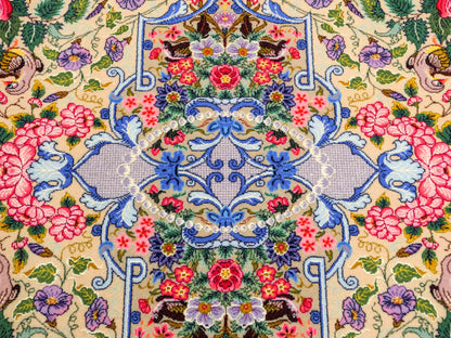 Sehr feiner, handgeknüpfter Khademi Orientteppich mit Isfahan Design aus Wolle und Seide, grau. 190x123 cm. Vertrieb durch Jupiter Intl.