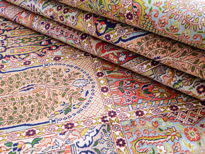 Sehr feiner, handgeknüpfter Kaschmir Seide Orientteppich von Khademi, blau, grün, multicolor. 311x303 cm. Verkauf durch Jupiter Intl.