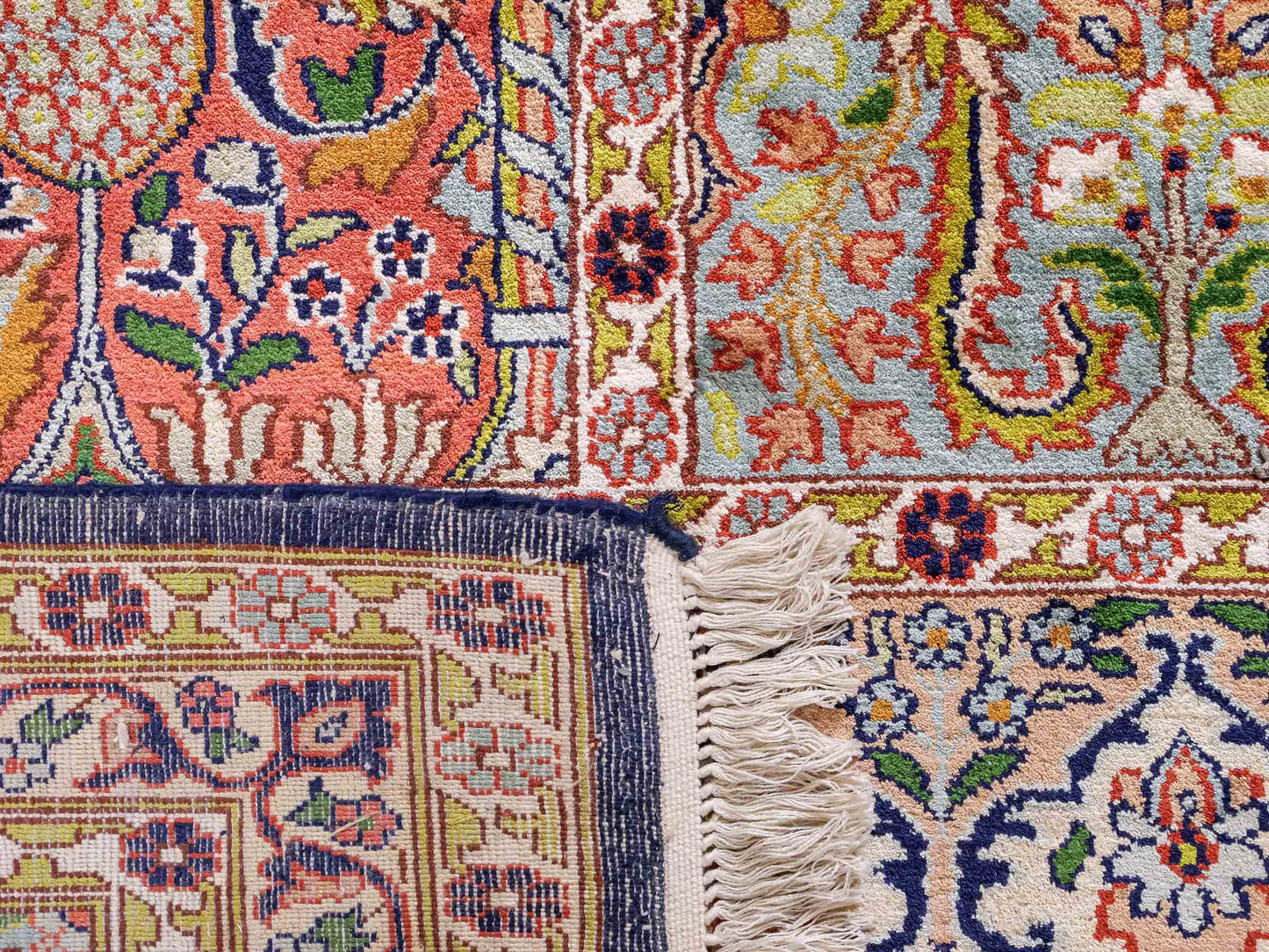 Sehr feiner, handgeknüpfter Kaschmir Seide Orientteppich von Khademi, blau, grün, multicolor. 311x303 cm. Verkauf durch Jupiter Intl.