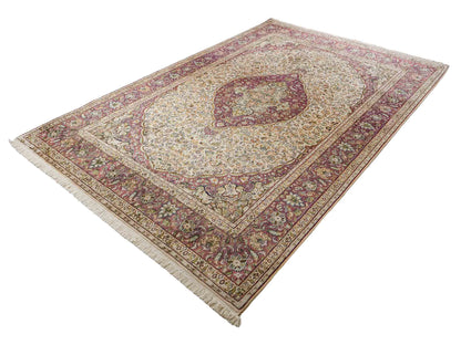 Sehr feiner, handgeknüpfter Kaschmir Seide Orientteppich von Khademi, creme, lila. 279x188 cm. Verkauf durch Jupiter Intl.