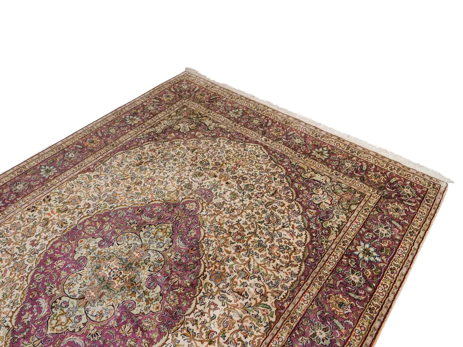 Sehr feiner, handgeknüpfter Kaschmir Seide Orientteppich von Khademi, creme, lila. 279x188 cm. Verkauf durch Jupiter Intl.