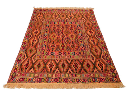 Handgewebter Kelim Afghan Teppich aus Wolle von Khademi. Größe 186 x 146 cm. Farbe: Gold, gelb, rot. Verkauf durch JUPITER Intl.
