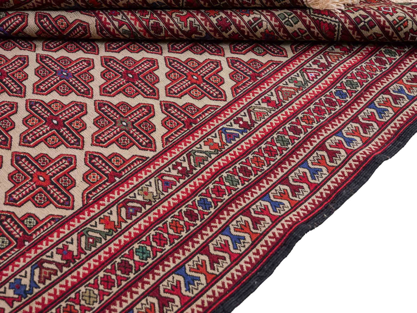 Handgefertigter Kelim Afghan Teppich aus Wolle von Khademi. Größe 193 x 130 cm. Farbe: Beige, rot, blau. Verkauf durch JUPITER Intl.