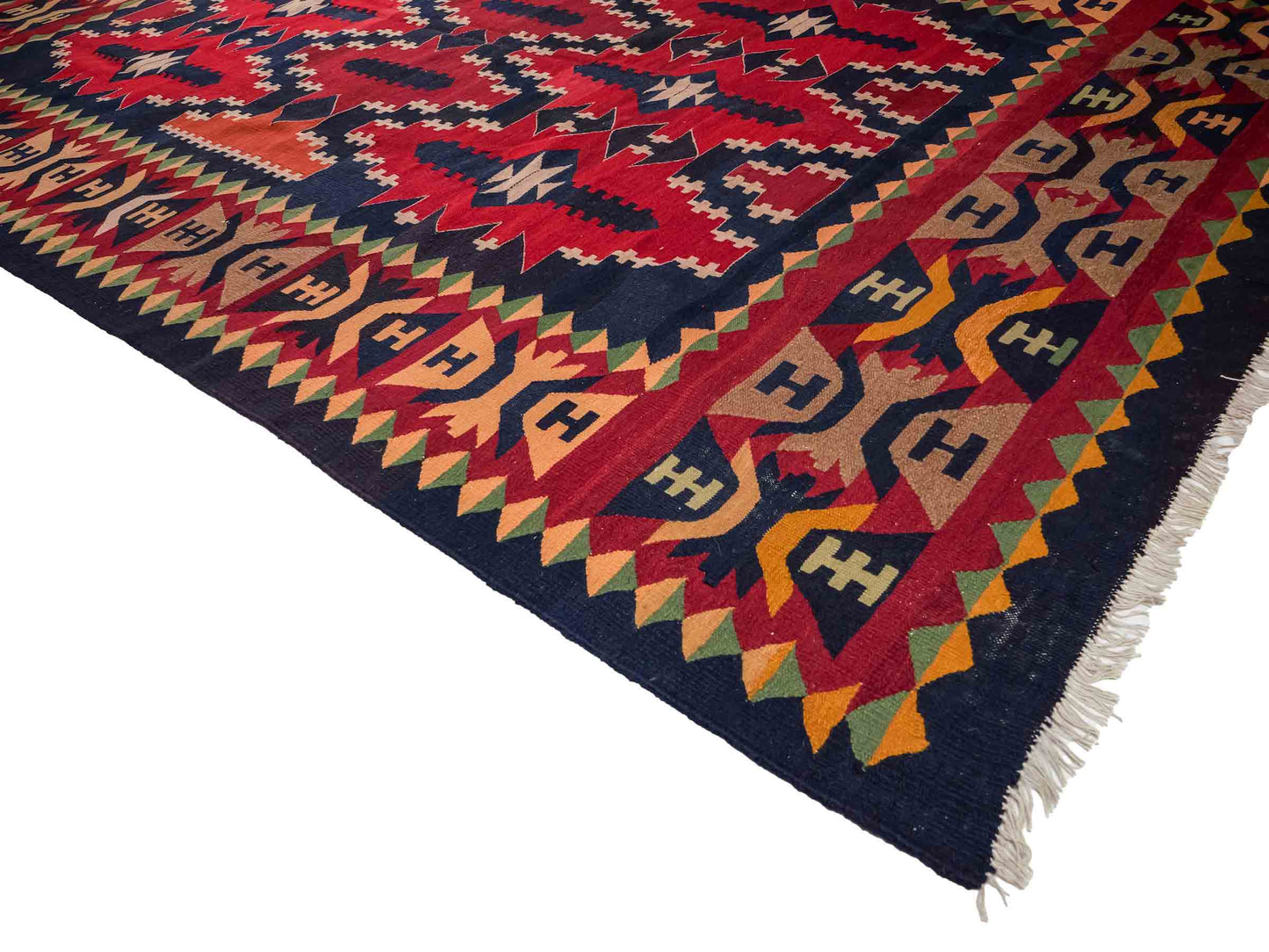 Handgefertigter Kelim Afghan Teppich aus Wolle von Khademi. Größe 298 x 191 cm. Farbe: Blau, rot. Verkauf durch JUPITER Intl.