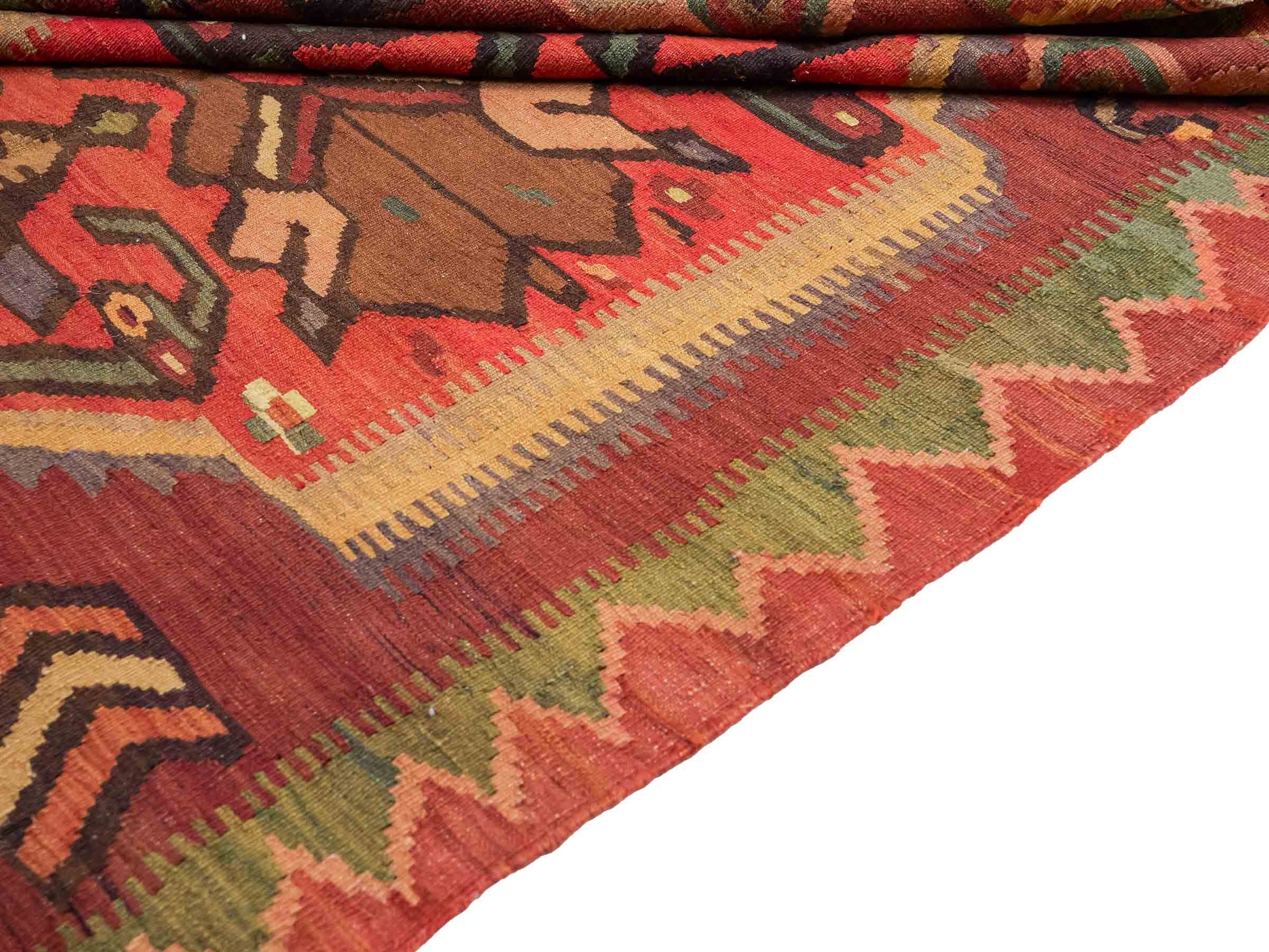 Antiker, handgeknüpfter, kaukasischer Kelim aus Wolle von Khademi. Farbe: Braun, beige, gelb,  orange, grün. Größe: 263 x 126 cm. Verkauf durch JUPITER Intl.