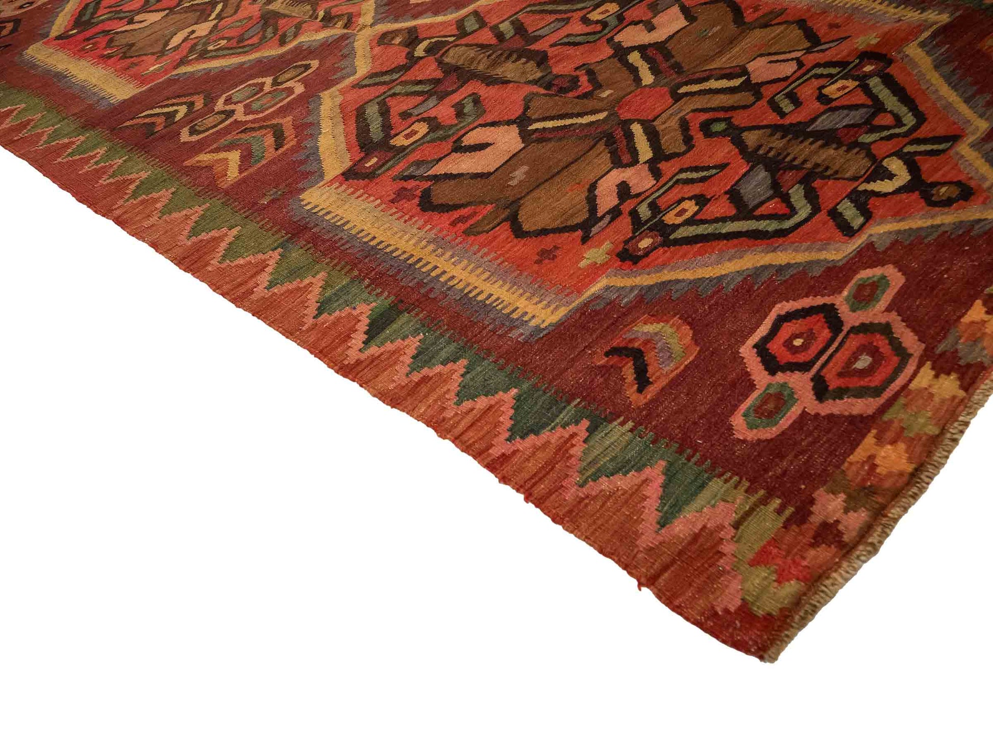 Antiker, handgeknüpfter, kaukasischer Kelim aus Wolle von Khademi. Farbe: Braun, beige, gelb,  orange, grün. Größe: 263 x 126 cm. Verkauf durch JUPITER Intl.