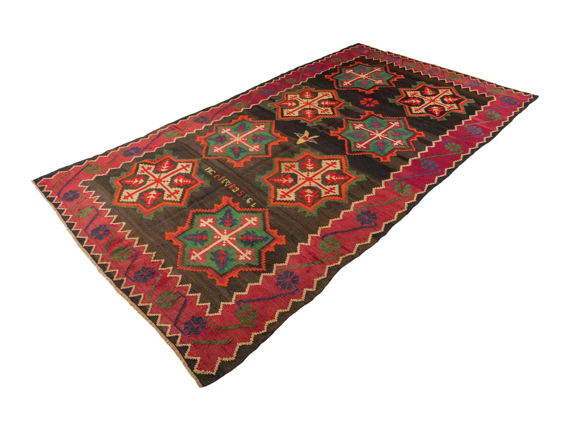 Antiker, handgewebter, kaukasischer Kelim aus Wolle von Khademi. Farbe: Schwarz/braun, Rot, beige, grün. Größe: 303 x 158 cm. Verkauf durch JUPITER Intl.