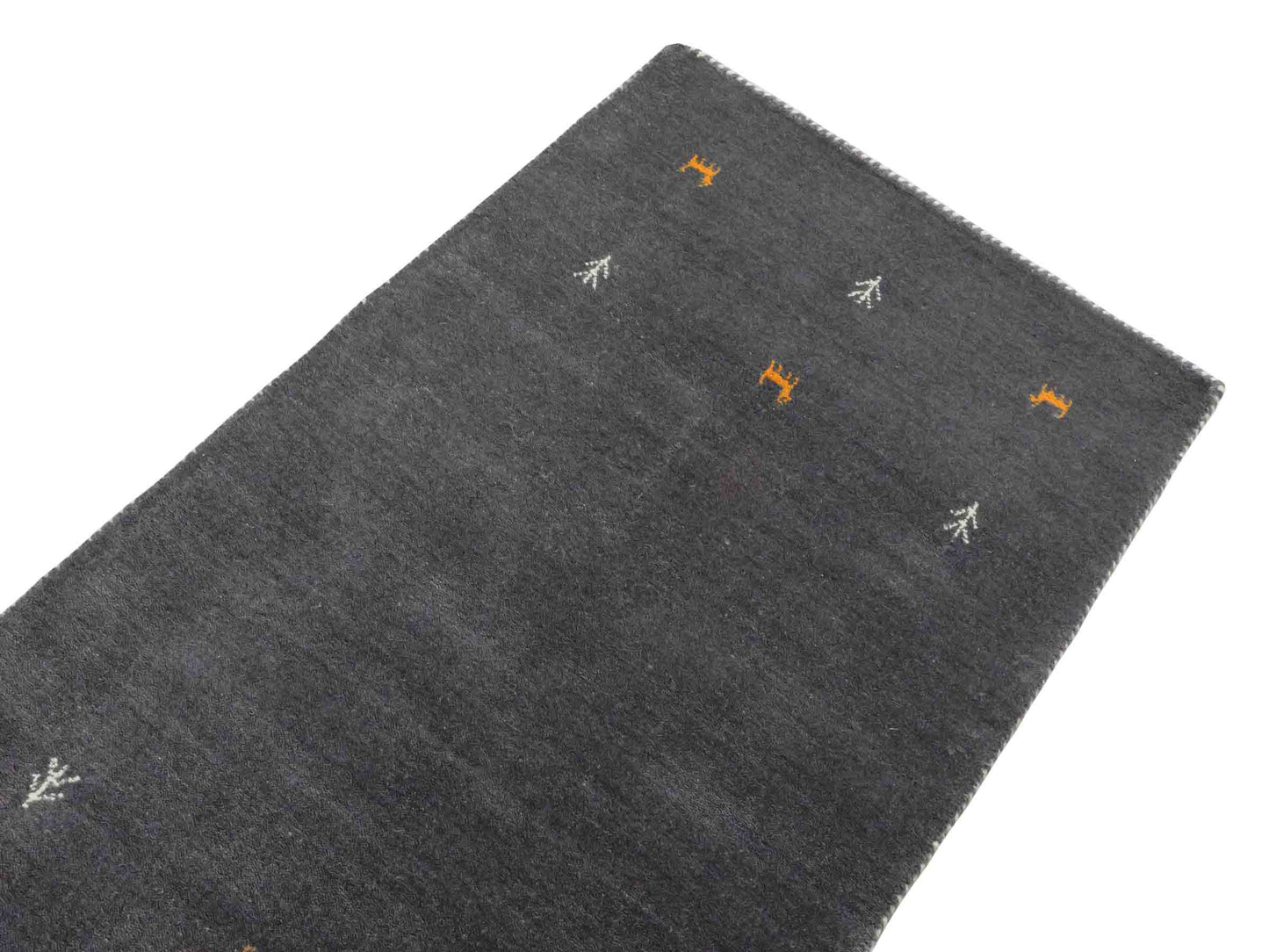 Moderner, Handloom Lori Gabbeh Orientteppich von Khademi aus Wolle, grau. Nomaden-Design. Produziert in Indien. Größe: 146x77cm. Teppichnummer: KB4-1535. Verkauf durch Jupiter Intl.