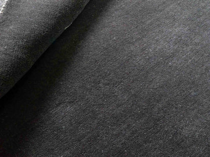 Moderner, Handloom Lori Gabbeh Orientteppich von Khademi aus Wolle, grau. Nomaden-Design. Produziert in Indien. Größe: 146x80cm. Teppichnummer: KB4-1537. Verkauf durch Jupiter Intl.