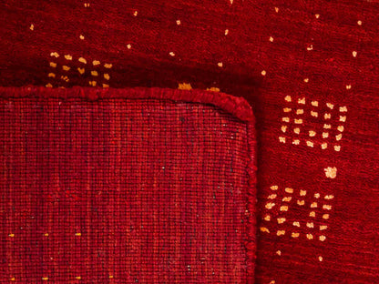 Moderner, Handloom Lori Gabbeh Orientteppich von Khademi aus Wolle, rot. Geometrisches Nomaden-Design. Produziert in Indien. Größe: 147x86cm. Teppichnummer: KB4-1513. Verkauf durch Jupiter Intl.