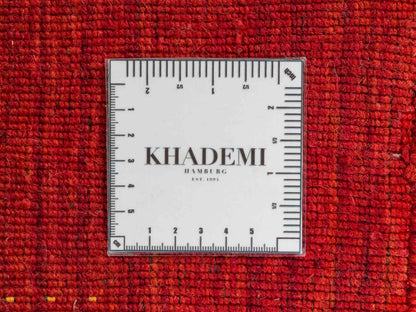 Moderner, Handloom Lori Gabbeh Orientteppich von Khademi aus Wolle, rot. Geometrisches Nomaden-Design. Produziert in Indien. Größe: 147x87cm. Teppichnummer: KB4-1512. Verkauf durch Jupiter Intl.