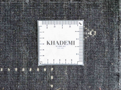 Moderner, Handloom Lori Gabbeh Orientteppich von Khademi aus Wolle, anthrazit. Geometrisches Nomaden-Design. Produziert in Indien. Größe: 150x91cm. Teppichnummer: KB4-1551. Verkauf durch Jupiter Intl.