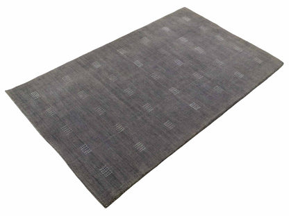 Moderner, Handloom Lori Gabbeh Orientteppich von Khademi aus Wolle, grau. Geometrisches Nomaden-Design. Produziert in Indien. Größe: 150x91cm. Teppichnummer: KB4-1546. Verkauf durch Jupiter Intl.