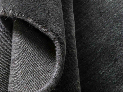 Moderner, Handloom Lori Gabbeh Orientteppich von Khademi aus Wolle, anthrazit. Nomaden-Design. Produziert in Indien. Größe: 150x99cm. Teppichnummer: KB4-1558. Verkauf durch Jupiter Intl.