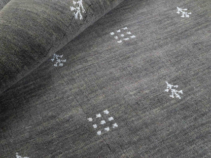 Moderner, Handloom Lori Gabbeh Orientteppich von Khademi aus Wolle, grau. Geometrisches Nomaden-Design. Produziert in Indien. Größe: 151x93cm. Teppichnummer: KB4-1557. Verkauf durch Jupiter Intl.