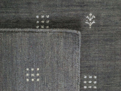 Moderner, Handloom Lori Gabbeh Orientteppich von Khademi aus Wolle, grau. Geometrisches Nomaden-Design. Produziert in Indien. Größe: 152x91cm. Teppichnummer: KB4-1547. Verkauf durch Jupiter Intl.