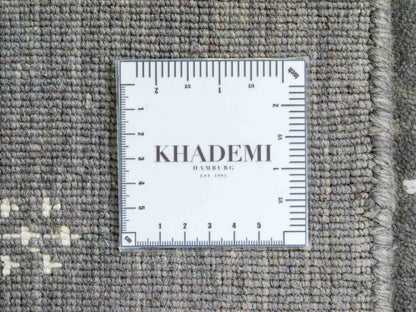 Moderner, Handloom Lori Gabbeh Orientteppich von Khademi aus Wolle, grau. Geometrisches Nomaden-Design. Produziert in Indien. Größe: 152x91cm. Teppichnummer: KB4-1549. Verkauf durch Jupiter Intl.