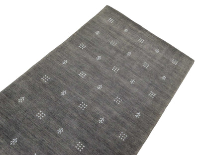 Moderner, Handloom Lori Gabbeh Orientteppich von Khademi aus Wolle, grau. Geometrisches Nomaden-Design. Produziert in Indien. Größe: 152x91cm. Teppichnummer: KB4-1549. Verkauf durch Jupiter Intl.