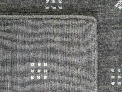 Moderner, Handloom Lori Gabbeh Orientteppich von Khademi aus Wolle, grau. Geometrisches Nomaden-Design. Produziert in Indien. Größe: 152x92cm. Teppichnummer: KB4-1552. Verkauf durch Jupiter Intl.