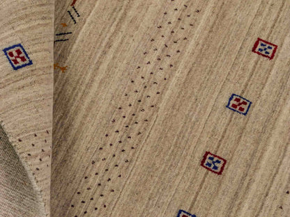 Moderner, Handloom Lori Orientteppich von Khademi aus Wolle, cremeweiß. Geometrisches Design. Produziert in Indien. Größe: 153x83cm. Teppichnummer: KB4-1529. Verkauf durch Jupiter Intl.