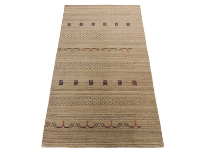 Moderner, Handloom Lori Orientteppich von Khademi aus Wolle, cremeweiß. Geometrisches Design. Produziert in Indien. Größe: 153x83cm. Teppichnummer: KB4-1529. Verkauf durch Jupiter Intl.