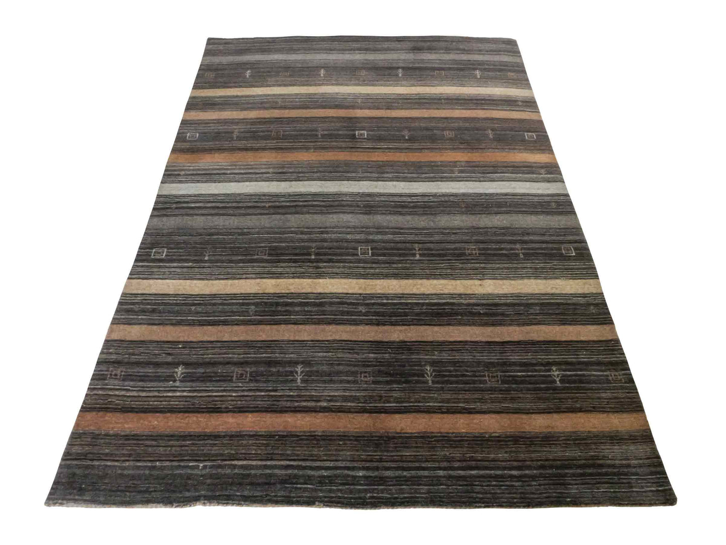 Moderner, Handloom Lori Gabbeh Orientteppich von Khademi aus Wolle, grau, braun, beige. Geometrisches Nomaden-Design. Produziert in Indien. Größe: 198x141cm. Teppichnummer: KB4-1787. Verkauf durch Jupiter Intl.