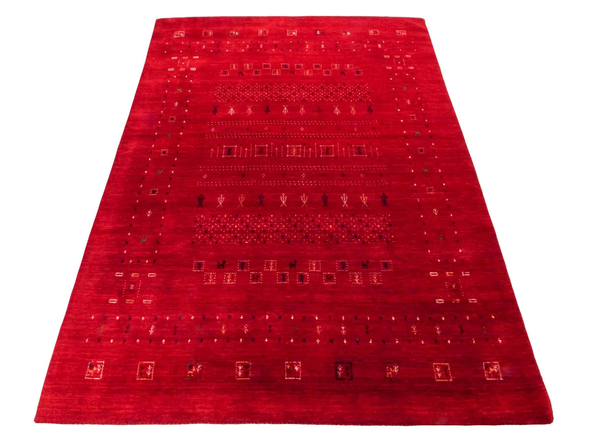 Moderner, Handloom Lori Gabbeh Orientteppich von Khademi aus Wolle, rot. Geometrisches Nomaden-Design. Produziert in Indien. Größe: 199x140cm. Teppichnummer: KB4-1779. Verkauf durch Jupiter Intl.