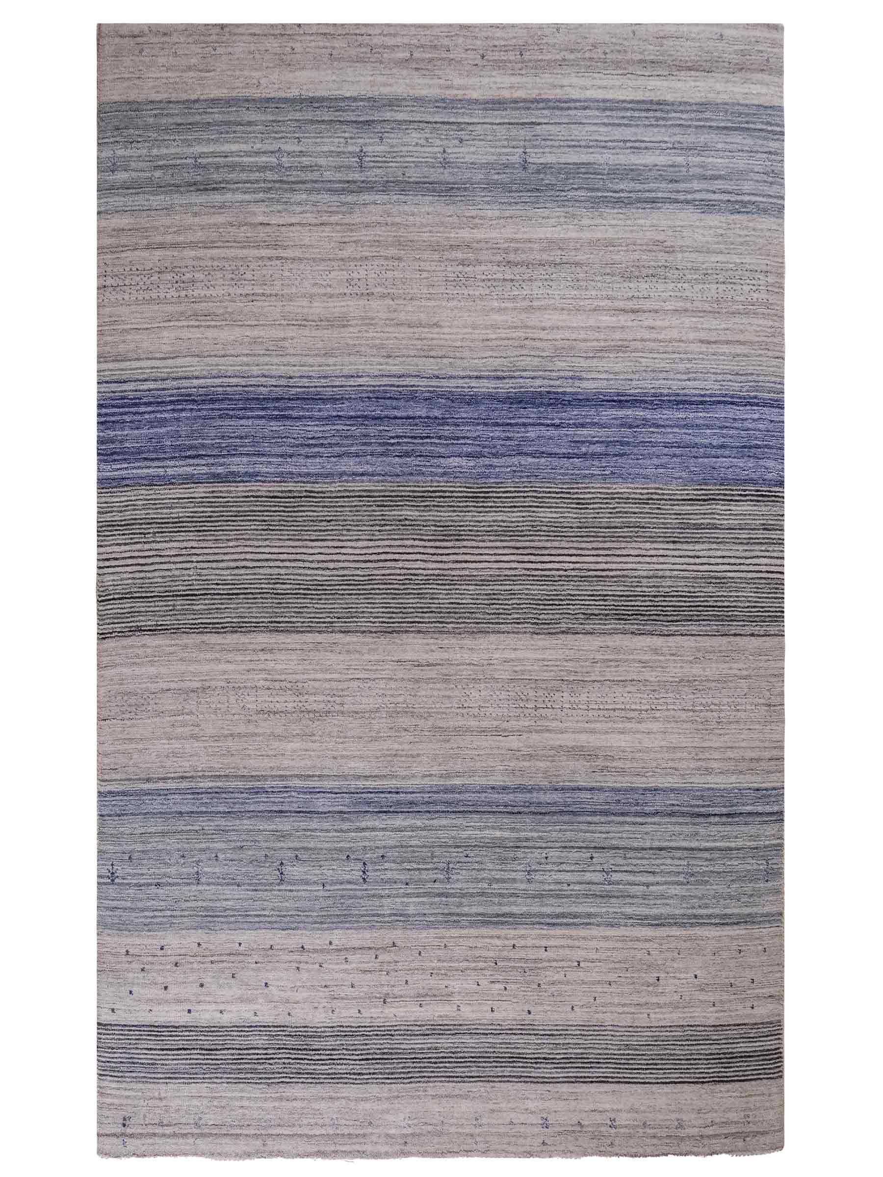 Moderner, Handloom Lori Gabbeh Orientteppich von Khademi aus Wolle, blau, cremeweiß. Geometrisches Nomaden-Design. Produziert in Indien. Größe: 200x132cm. Teppichnummer: KB4-1777. Verkauf durch Jupiter Intl.