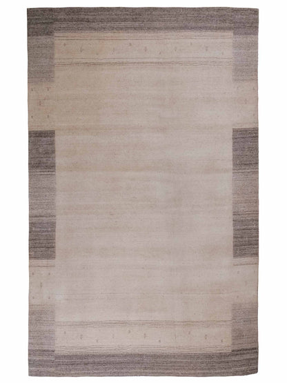 Moderner, Handloom Lori Gabbeh Orientteppich von Khademi aus Wolle, cremeweiß, grau. Geometrisches Nomaden-Design. Produziert in Indien. Größe: 200x137cm. Teppichnummer: KB4-1798. Verkauf durch Jupiter Intl.