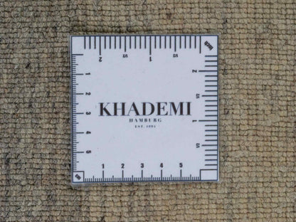 Moderner, Handloom Lori Gabbeh Orientteppich von Khademi aus Wolle, cremeweiß, grau. Geometrisches Nomaden-Design. Produziert in Indien. Größe: 200x139cm. Teppichnummer: KB4-1790. Verkauf durch Jupiter Intl.