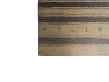 Moderner, Handloom Lori Gabbeh Orientteppich von Khademi aus Wolle, cremeweiß, grau. Geometrisches Nomaden-Design. Produziert in Indien. Größe: 200x139cm. Teppichnummer: KB4-1790. Verkauf durch Jupiter Intl.