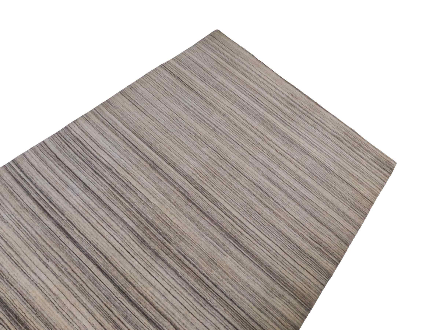 Moderner, Handloom Lori Gabbeh Orientteppich von Khademi aus Wolle, cremeweiß, grau, braun. Geometrisches Nomaden-Design. Produziert in Indien. Größe: 200x140cm. Teppichnummer: KB4-1795. Verkauf durch Jupiter Intl.