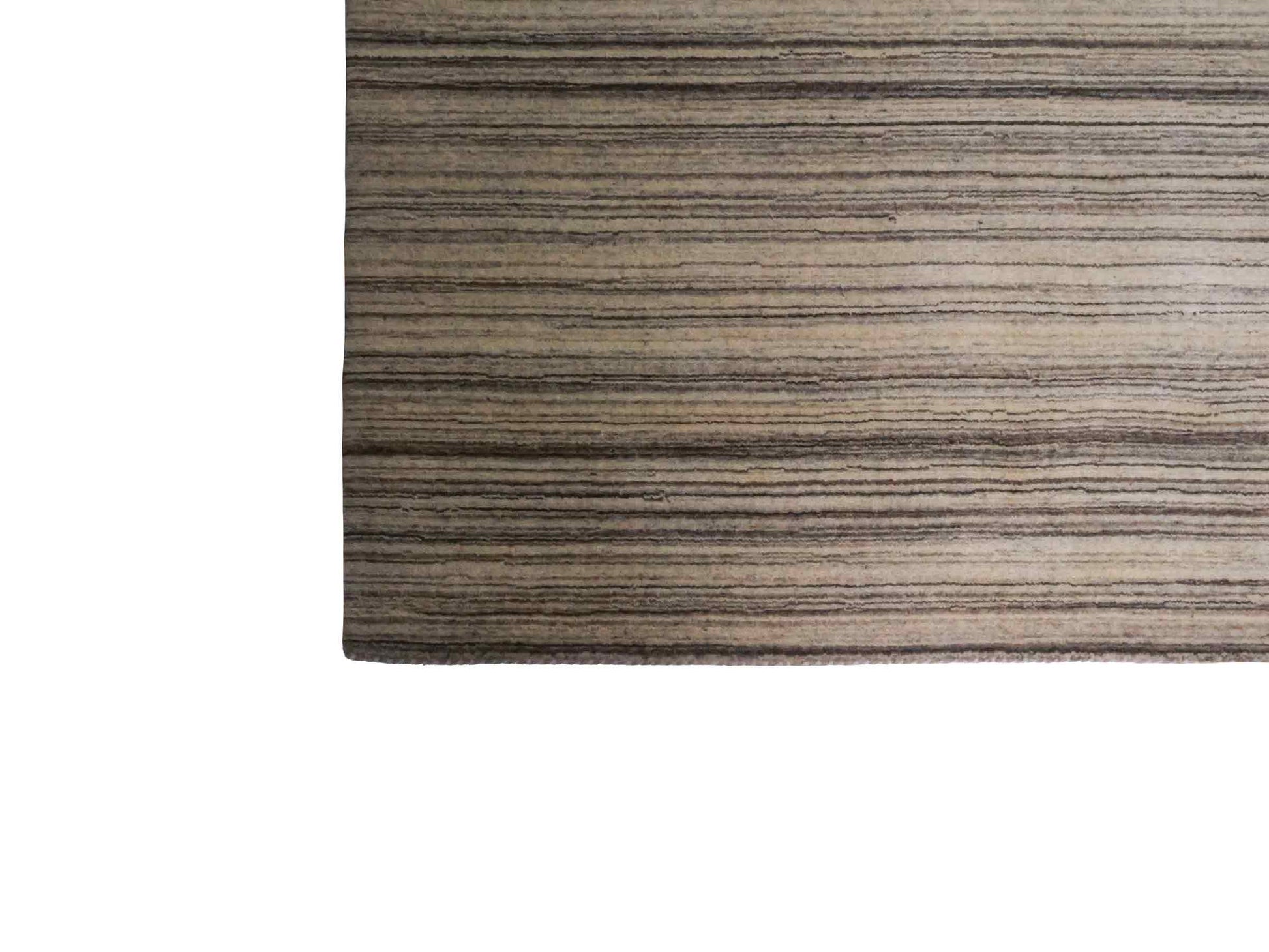 Moderner, Handloom Lori Gabbeh Orientteppich von Khademi aus Wolle, cremeweiß, grau, braun. Geometrisches Nomaden-Design. Produziert in Indien. Größe: 200x140cm. Teppichnummer: KB4-1795. Verkauf durch Jupiter Intl.