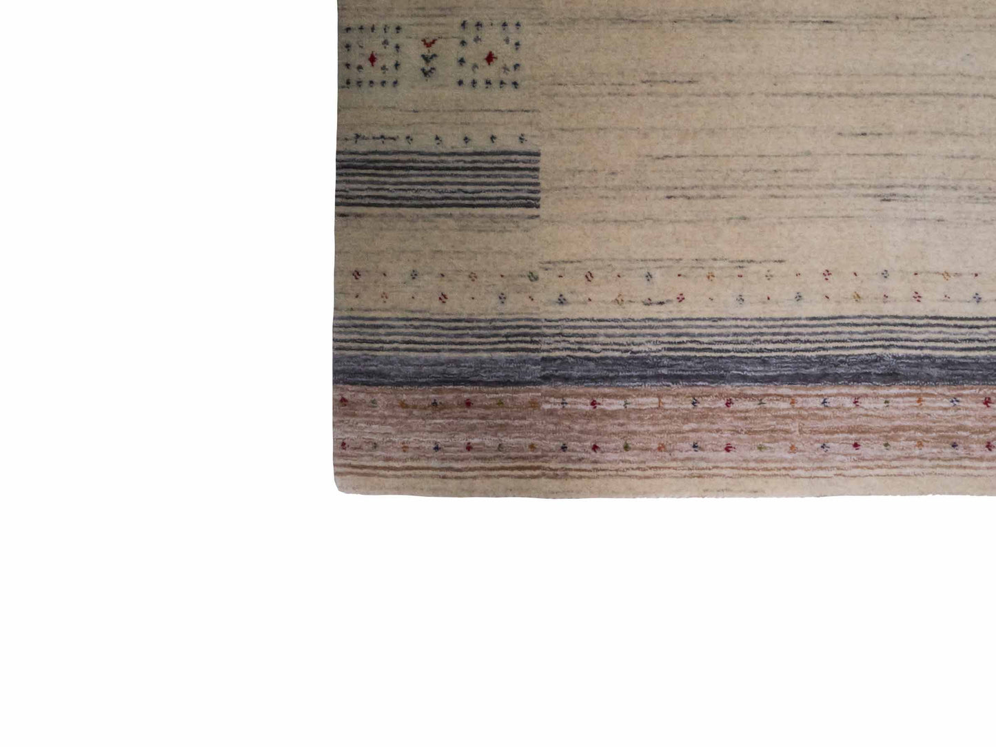 Moderner, Handloom Lori Gabbeh Orientteppich von Khademi aus Wolle, cremeweiß, blau. Geometrisches Nomaden-Design. Produziert in Indien. Größe: 200x141cm. Teppichnummer: KB4-1792. Verkauf durch Jupiter Intl.