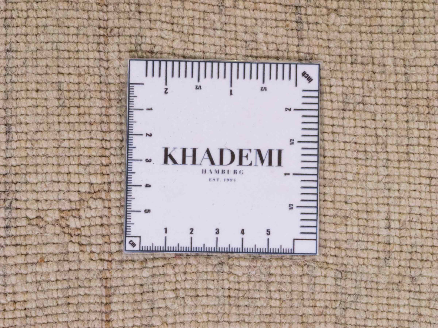 Moderner, Handloom Lori Gabbeh Orientteppich von Khademi aus Wolle, blau, cremeweiß. Geometrisches Nomaden-Design. Produziert in Indien. Größe: 201x134cm. Teppichnummer: KB4-1775. Verkauf durch Jupiter Intl.