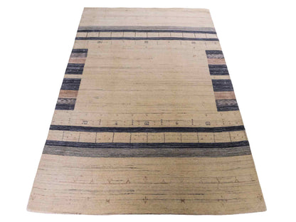 Moderner, Handloom Lori Gabbeh Orientteppich von Khademi aus Wolle, blau, cremeweiß. Geometrisches Nomaden-Design. Produziert in Indien. Größe: 201x134cm. Teppichnummer: KB4-1775. Verkauf durch Jupiter Intl.