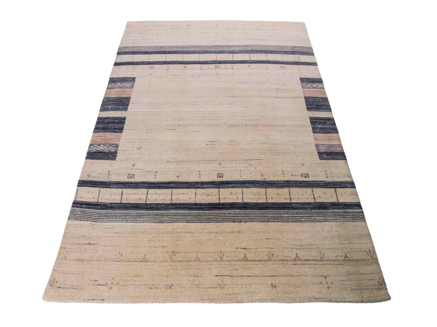 Moderner, Handloom Lori Gabbeh Orientteppich von Khademi aus Wolle, blau, cremeweiß. Geometrisches Nomaden-Design. Produziert in Indien. Größe: 201x134cm. Teppichnummer: KB4-1775. Verkauf durch Jupiter Intl.