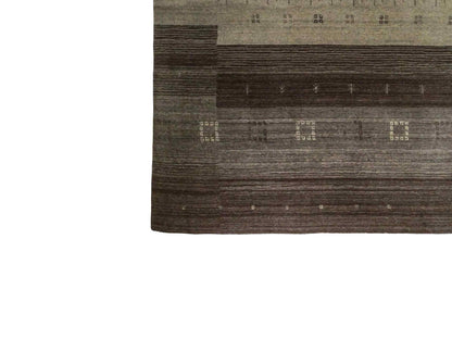 Moderner, Handloom Lori Gabbeh Orientteppich von Khademi aus Wolle, braun, grau. Geometrisches Nomaden-Design. Produziert in Indien. Größe: 201x137cm. Teppichnummer: KB4-1769. Verkauf durch Jupiter Intl.