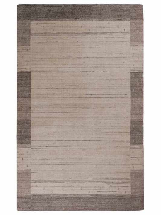 Moderner, Handloom Lori Gabbeh Orientteppich von Khademi aus Wolle, grau, cremeweiß. Geometrisches Nomaden-Design. Produziert in Indien. Größe: 201x137cm. Teppichnummer: KB4-1770. Verkauf durch Jupiter Intl.