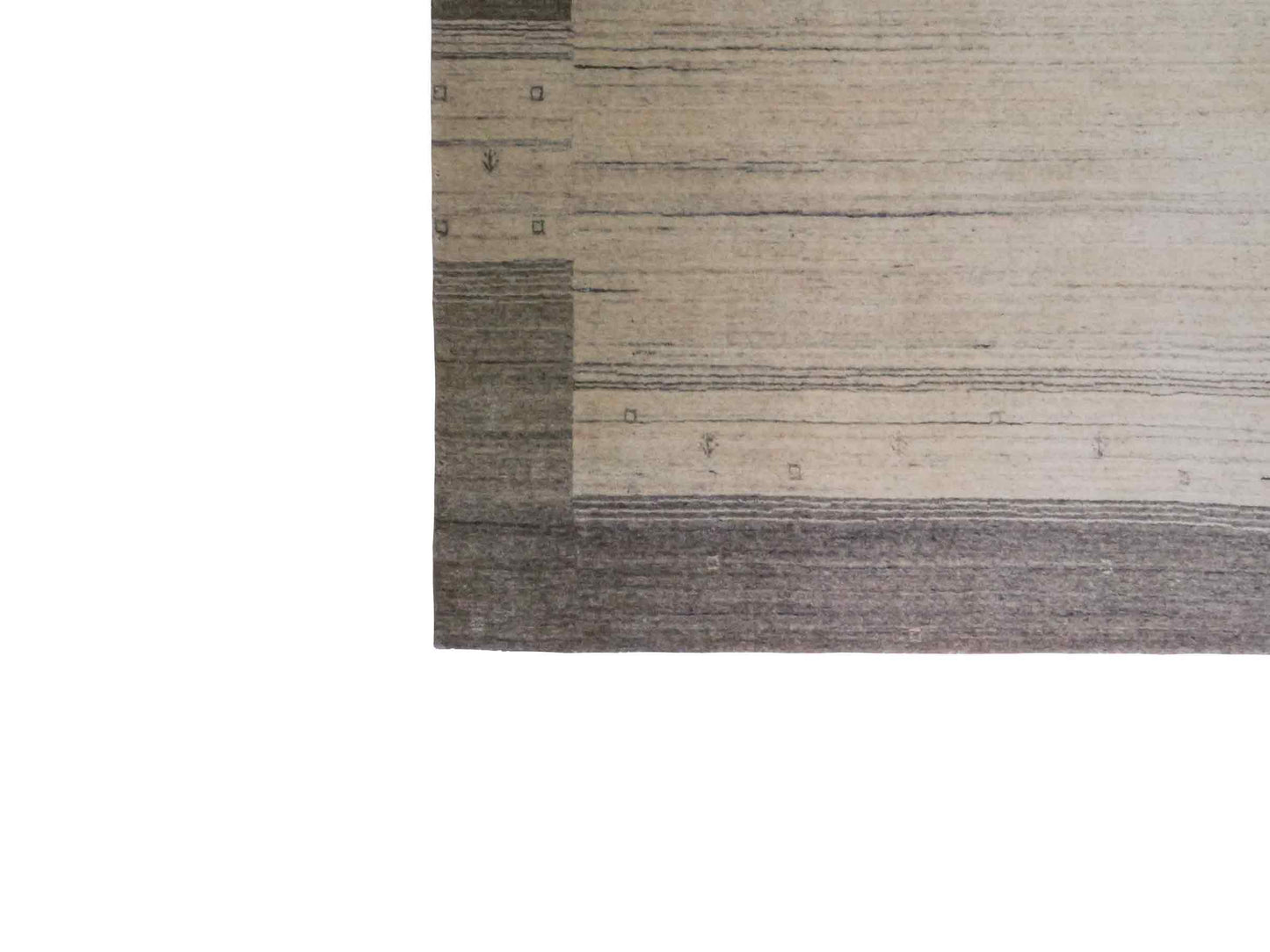 Moderner, Handloom Lori Gabbeh Orientteppich von Khademi aus Wolle, grau, cremeweiß. Geometrisches Nomaden-Design. Produziert in Indien. Größe: 201x137cm. Teppichnummer: KB4-1770. Verkauf durch Jupiter Intl.