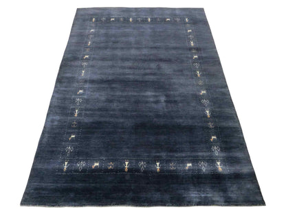 Moderner, Handloom Lori Gabbeh Orientteppich von Khademi aus Wolle, blau, navy. Geometrisches Nomaden-Design. Produziert in Indien. Größe: 201x138cm. Teppichnummer: KB4-1783. Verkauf durch Jupiter Intl.