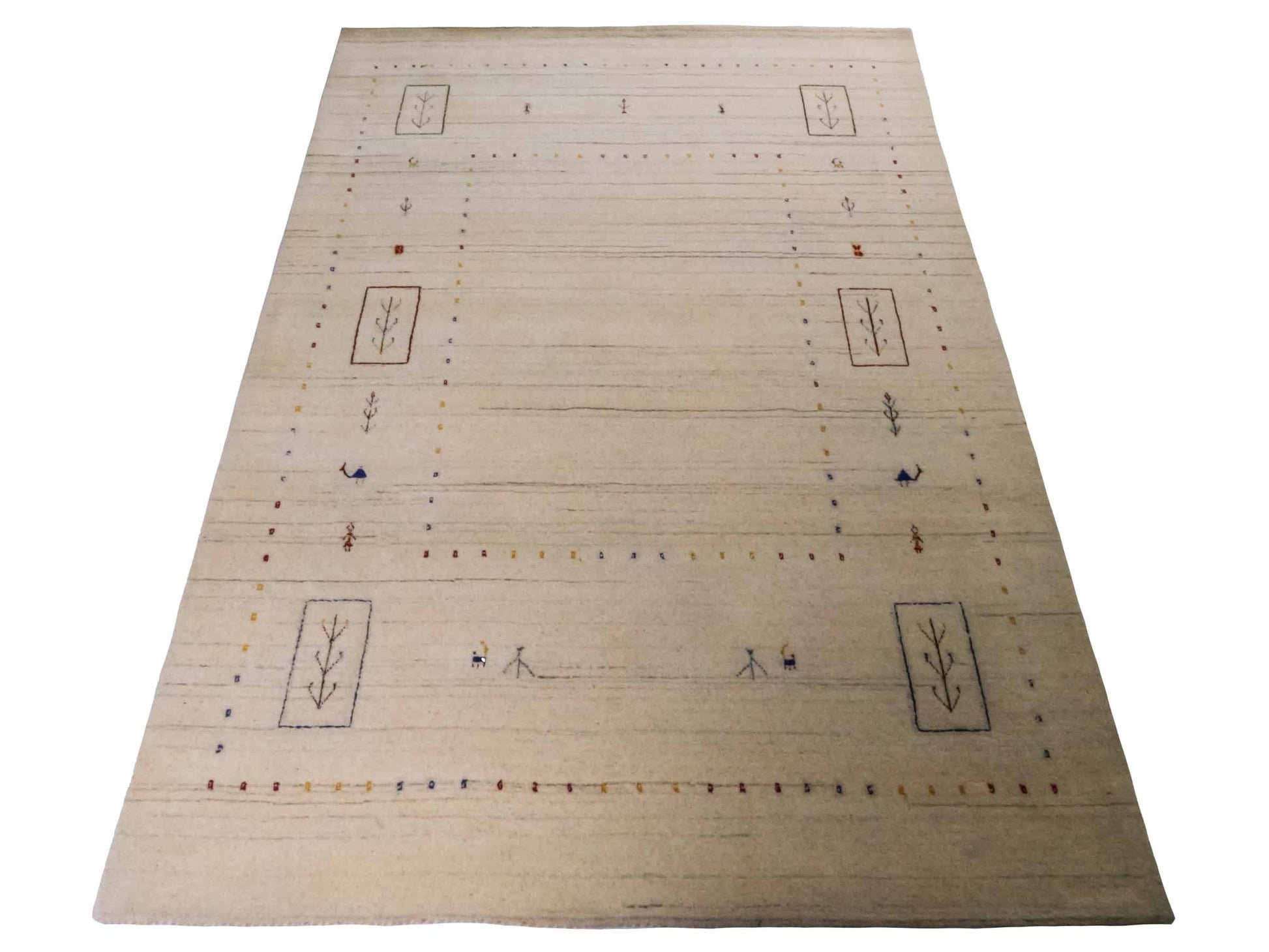 Moderner, Handloom Lori Gabbeh Orientteppich von Khademi aus Wolle, cremeweiß. Geometrisches Nomaden-Design. Produziert in Indien. Größe: 201x139cm. Teppichnummer: KB4-1776. Verkauf durch Jupiter Intl.