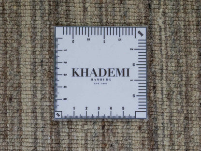 Moderner, Handloom Lori Gabbeh Orientteppich von Khademi aus Wolle, cremeweiß, beige. Geometrisches Nomaden-Design. Produziert in Indien. Größe: 201x142cm. Teppichnummer: KB4-1788. Verkauf durch Jupiter Intl.