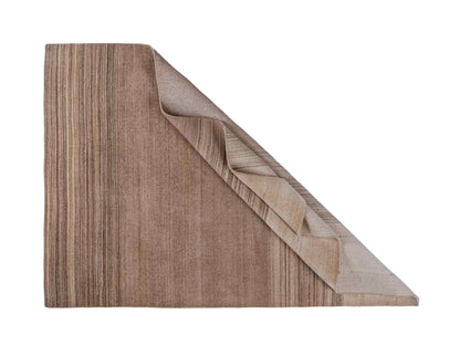 Moderner, Handloom Lori Gabbeh Orientteppich von Khademi aus Wolle, cremeweiß, beige. Geometrisches Nomaden-Design. Produziert in Indien. Größe: 201x142cm. Teppichnummer: KB4-1788. Verkauf durch Jupiter Intl.