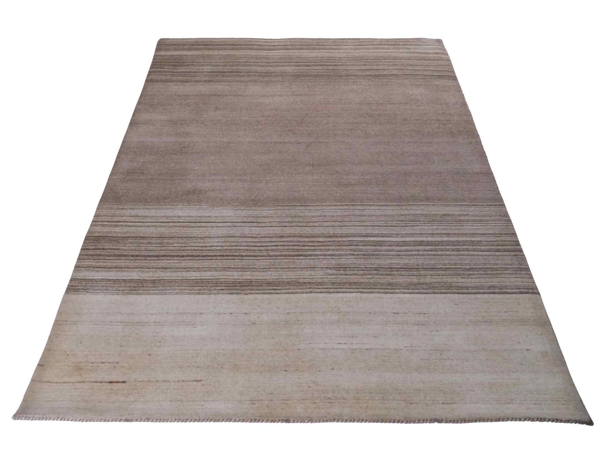 Moderner, Handloom Lori Gabbeh Orientteppich von Khademi aus Wolle, cremeweiß, beige. Geometrisches Nomaden-Design. Produziert in Indien. Größe: 201x142cm. Teppichnummer: KB4-1788. Verkauf durch Jupiter Intl.