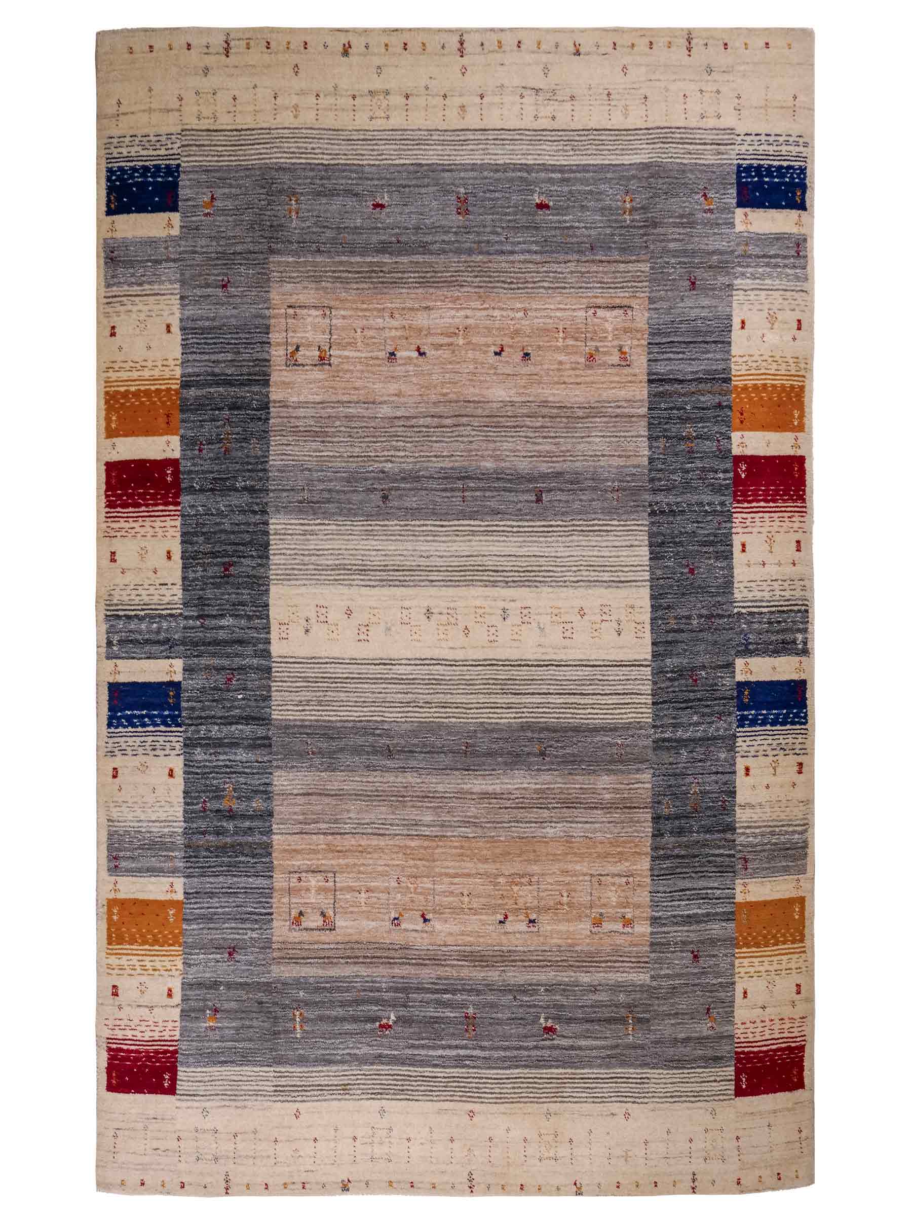 Moderner, Handloom Lori Gabbeh Orientteppich von Khademi aus Wolle, cremeweiß, mehrfarbig. Geometrisches Nomaden-Design. Produziert in Indien. Größe: 201x143cm. Teppichnummer: KB4-1780. Verkauf durch Jupiter Intl.