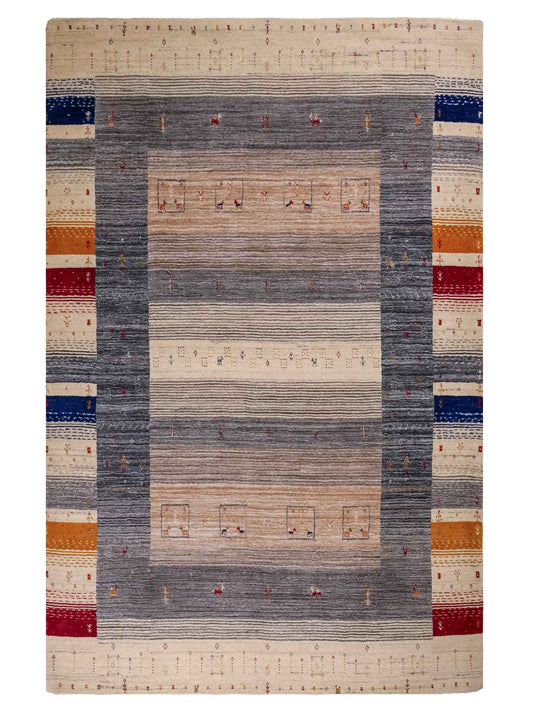 Moderner, Handloom Lori Gabbeh Orientteppich von Khademi aus Wolle, cremeweiß, mehrfarbig. Geometrisches Nomaden-Design. Produziert in Indien. Größe: 201x146cm. Teppichnummer: KB4-1771. Verkauf durch Jupiter Intl.